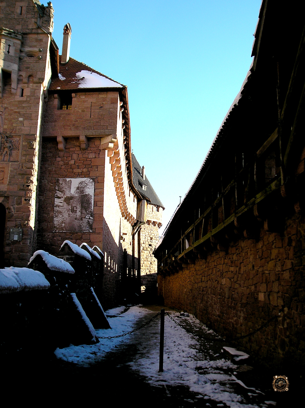 Dans l’ombre des remparts