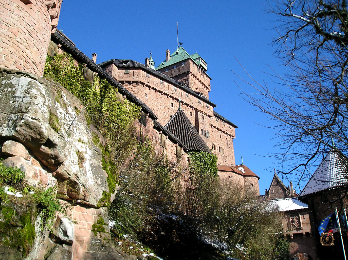 La partie sud-orientale du château – logis et donjon en majesté